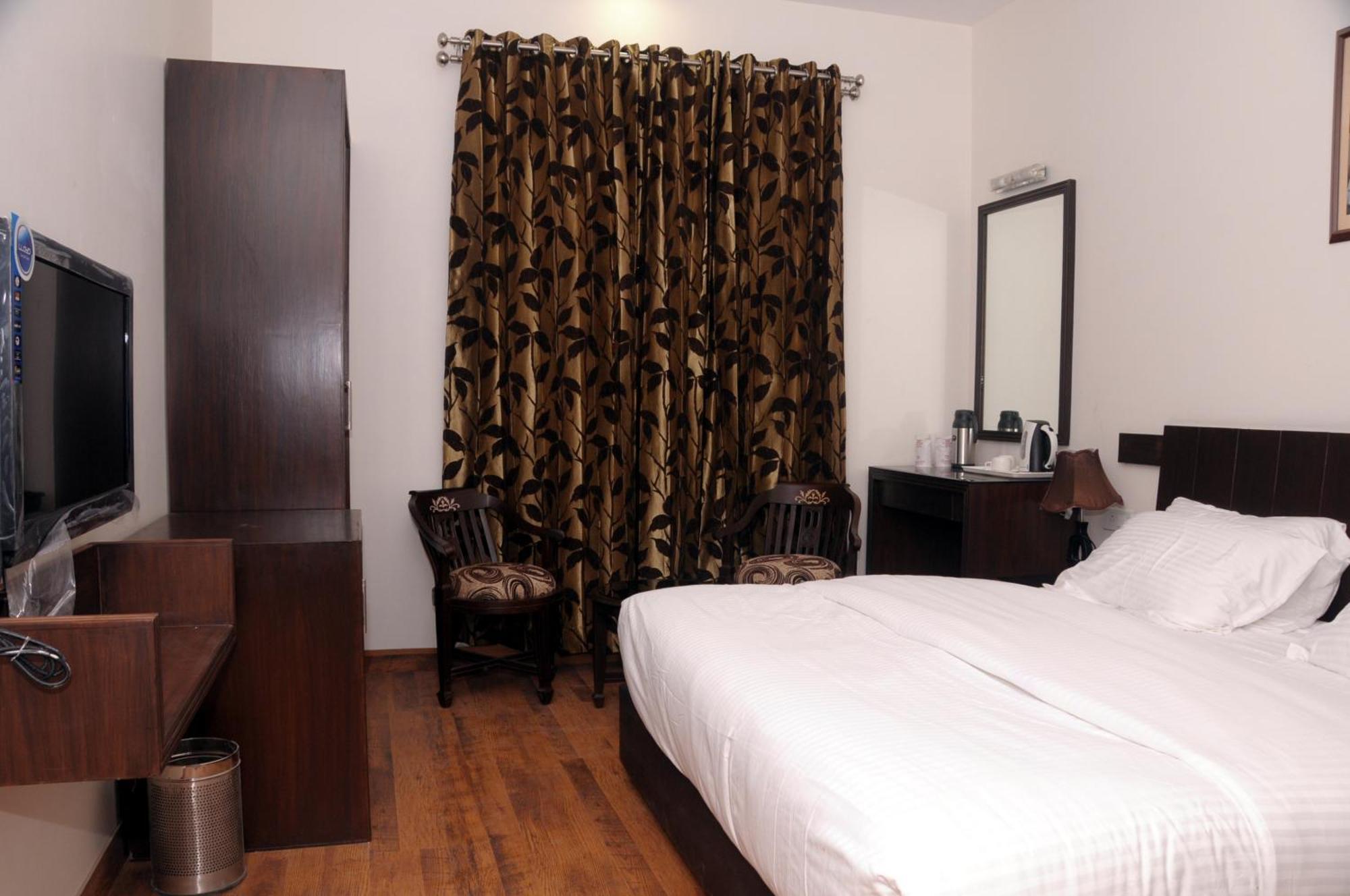 Hotel Prems Paradise Amritsar Buitenkant foto