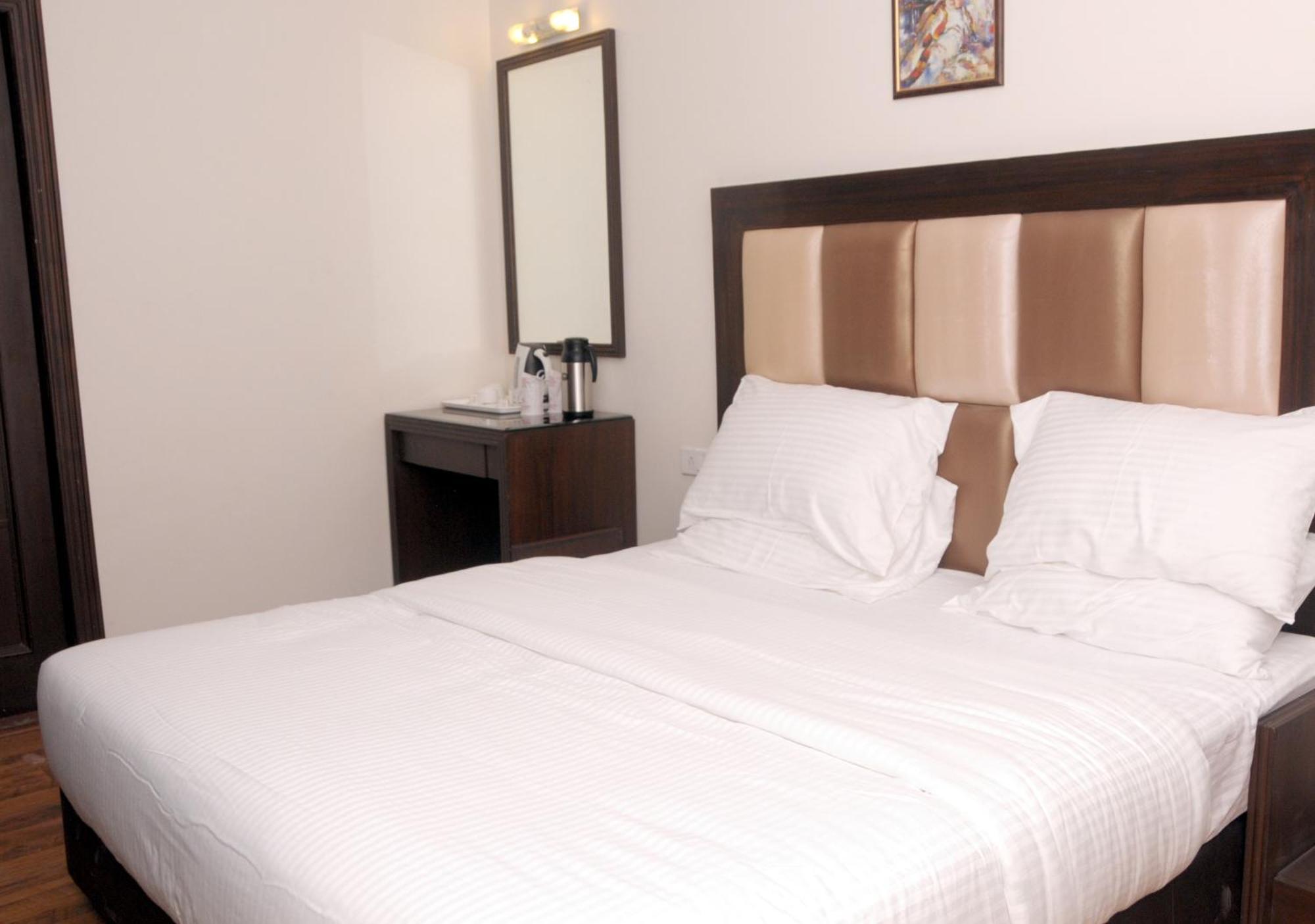 Hotel Prems Paradise Amritsar Buitenkant foto