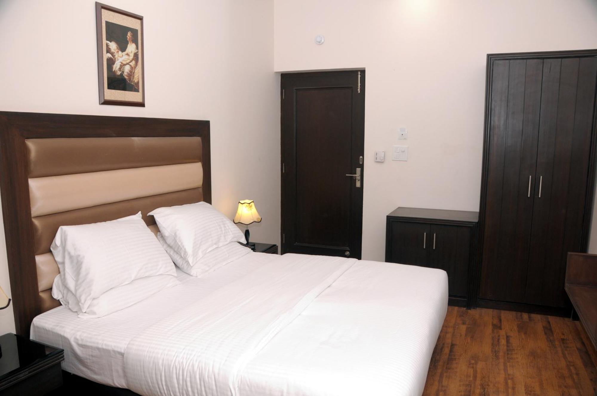 Hotel Prems Paradise Amritsar Buitenkant foto