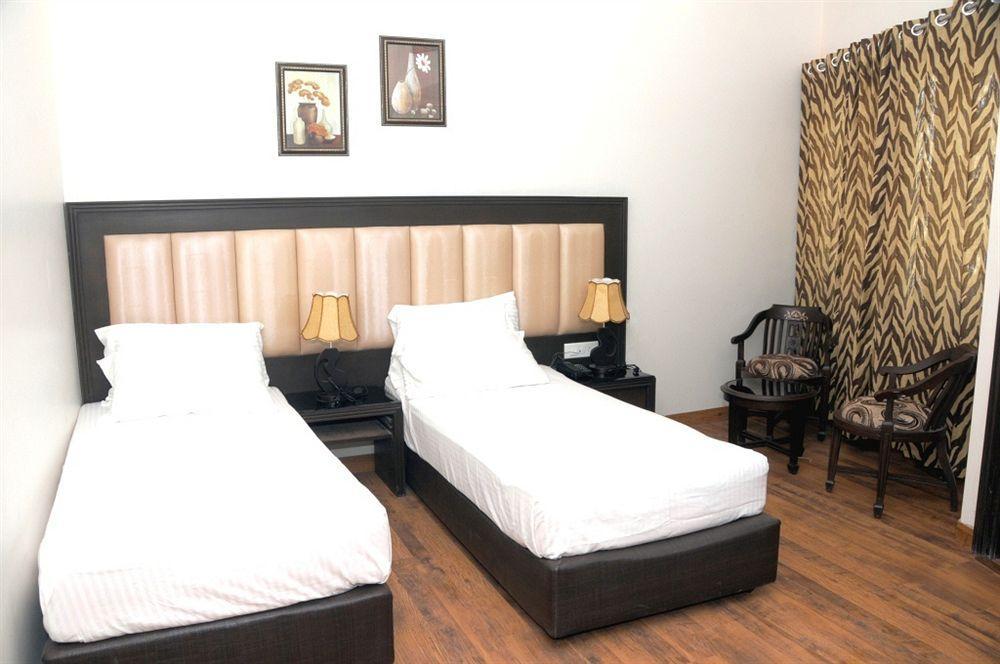 Hotel Prems Paradise Amritsar Buitenkant foto