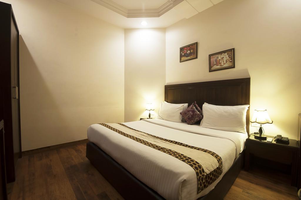 Hotel Prems Paradise Amritsar Kamer foto