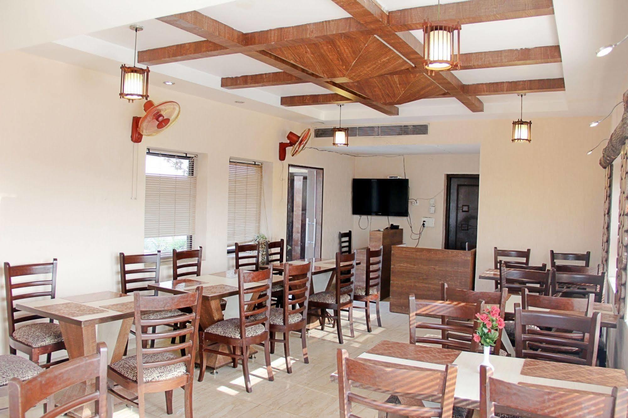 Hotel Prems Paradise Amritsar Buitenkant foto